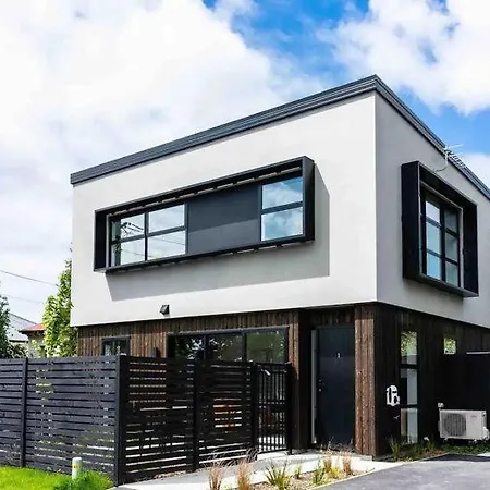New State Of The Art Sunny Warm Free Park Apartment Christchurch Exterior photo